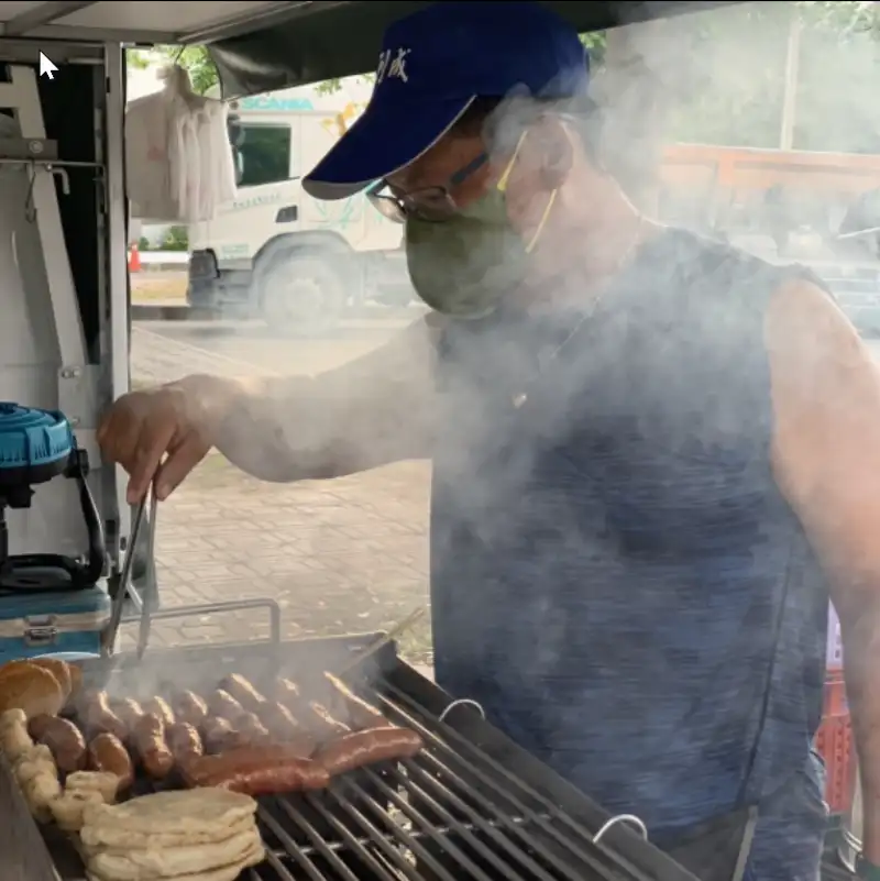 En la industria de alimentos y bebidas, ¿se usa mascarilla por 