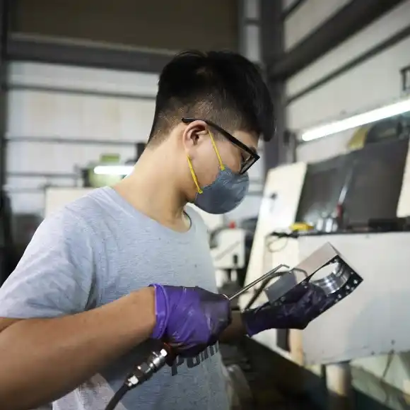 Cutting oil mist droplets can also be inhaled into the lungs